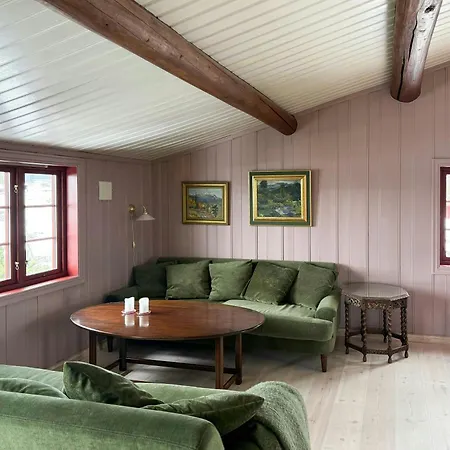 I Hojlandet Taet Pa Vandreomrader Og Skilojper Tatil Evi *